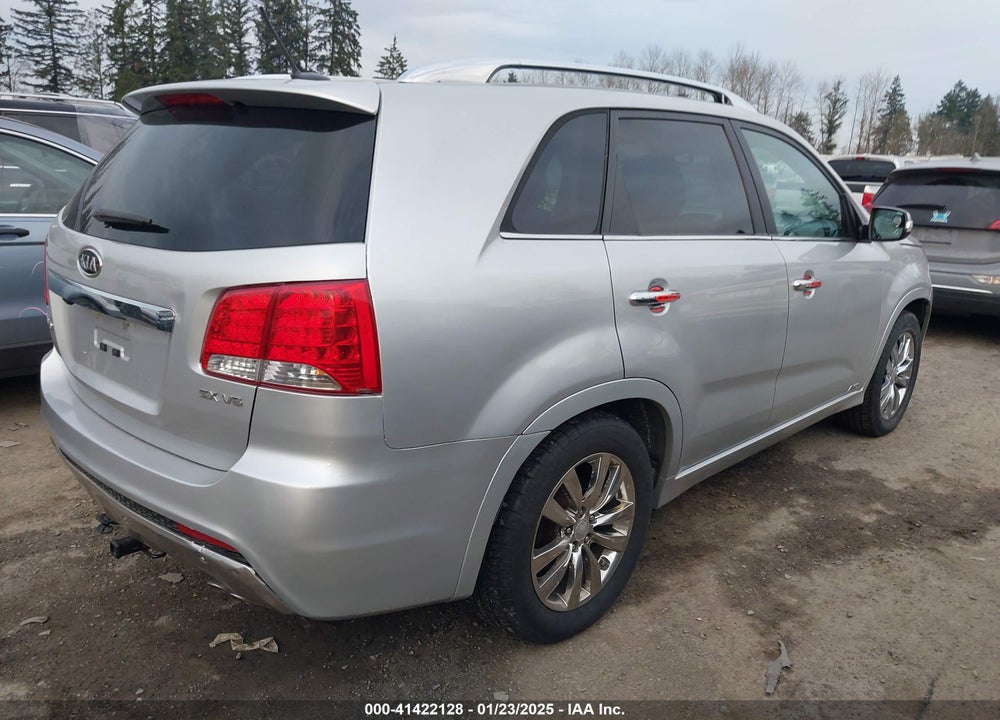 2011 KIA SORENTO SX V6 VIN: 5XYKWDA23BG137915