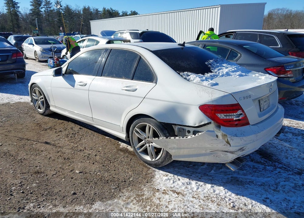 2013 MERCEDES-BENZ C 300 LUXURY 4MATIC/SPORT 4MATIC VIN: WDDGF8AB4DR264907