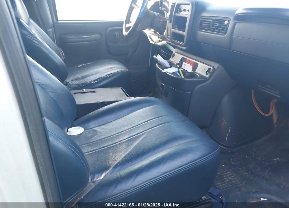 2000 CHEVROLET EXPRESS VIN: 1GCFG25W2Y1108804