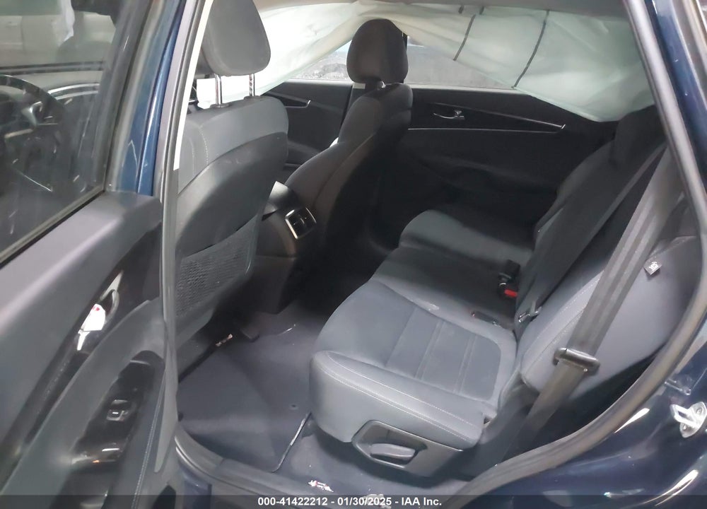 2016 KIA SORENTO 2.4L LX VIN: 5XYPGDA36GG182365