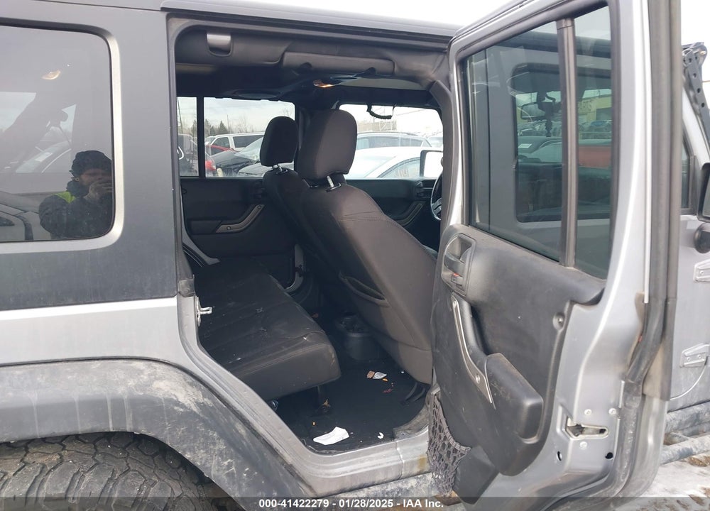 2014 JEEP WRANGLER UNLIMITED SPORT VIN: 1C4BJWDG5EL311381