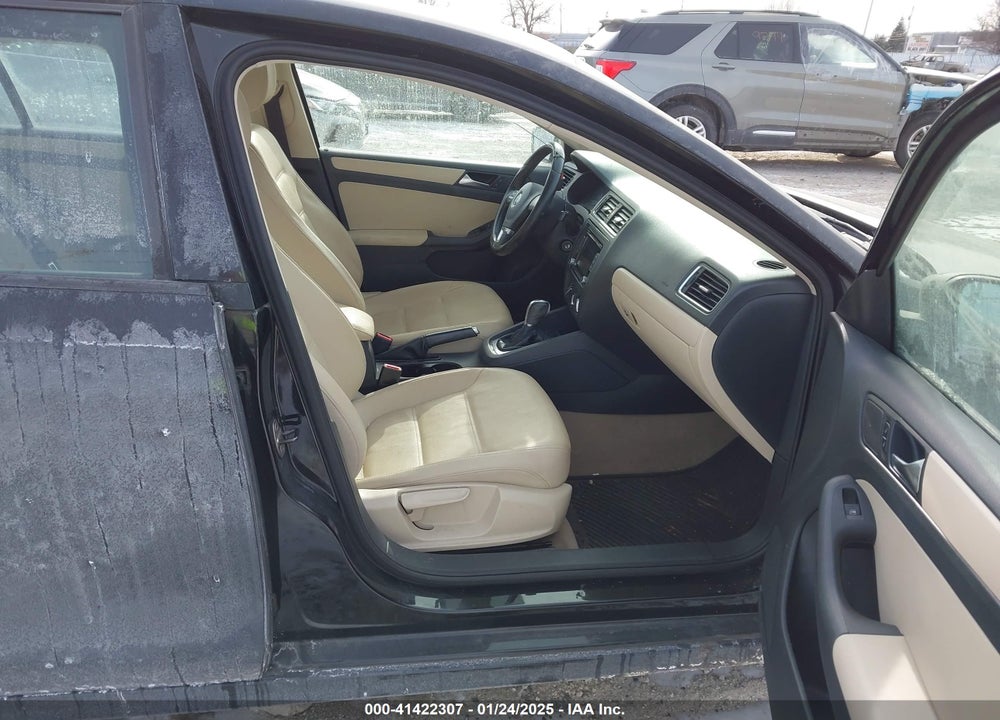2011 VOLKSWAGEN JETTA VIN: 3VWDZ7AJ1BM365467