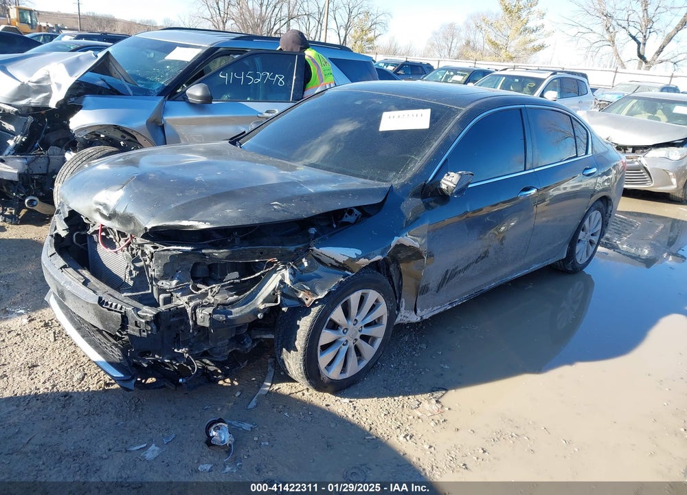 2015 HONDA ACCORD SEDAN VIN: 1HGCR2F82FA038328