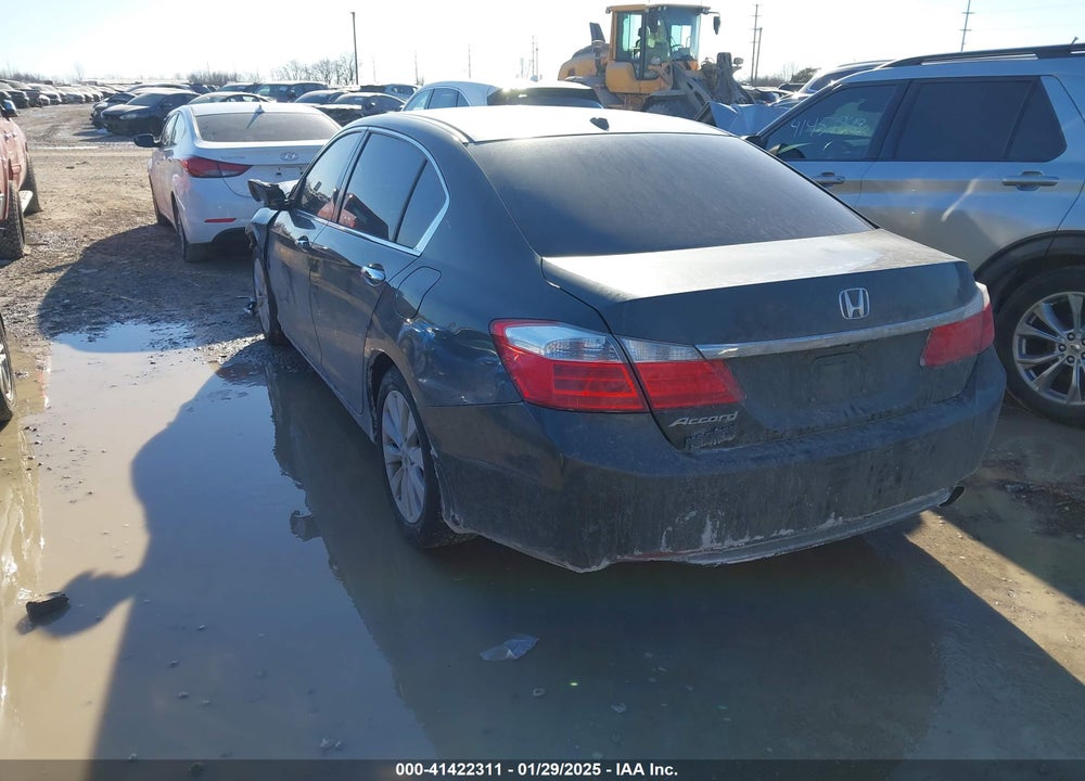 2015 HONDA ACCORD SEDAN VIN: 1HGCR2F82FA038328