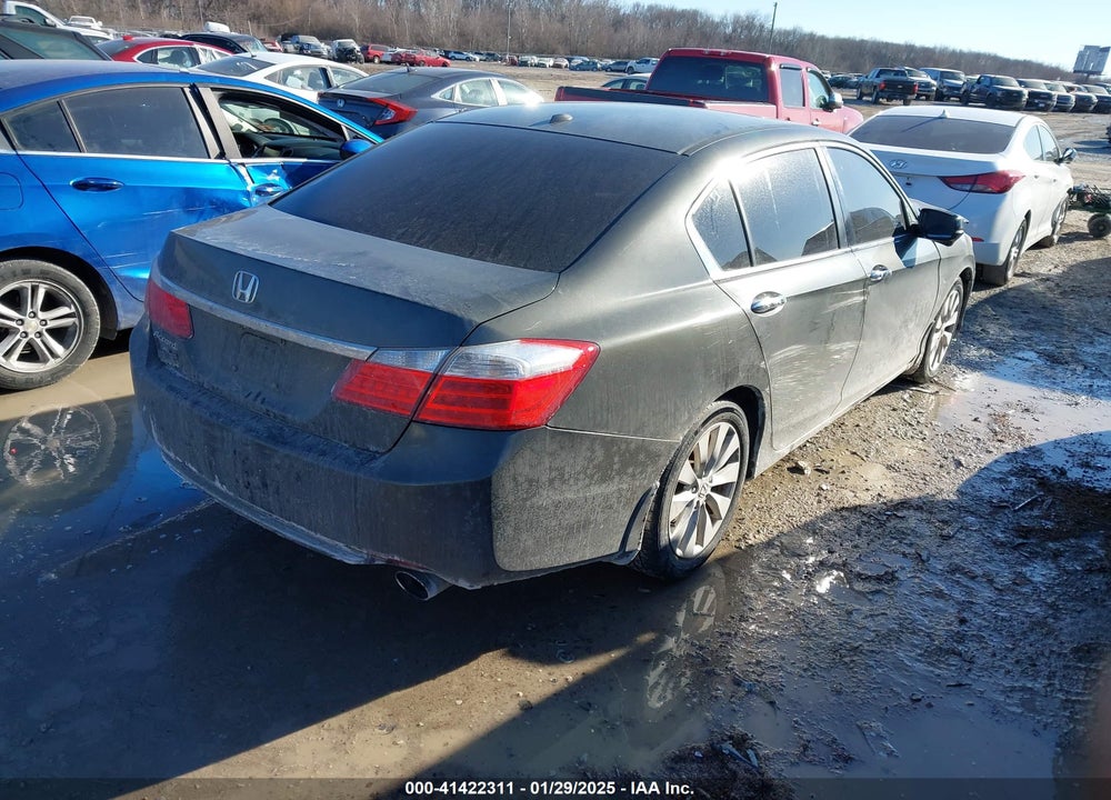 2015 HONDA ACCORD SEDAN VIN: 1HGCR2F82FA038328