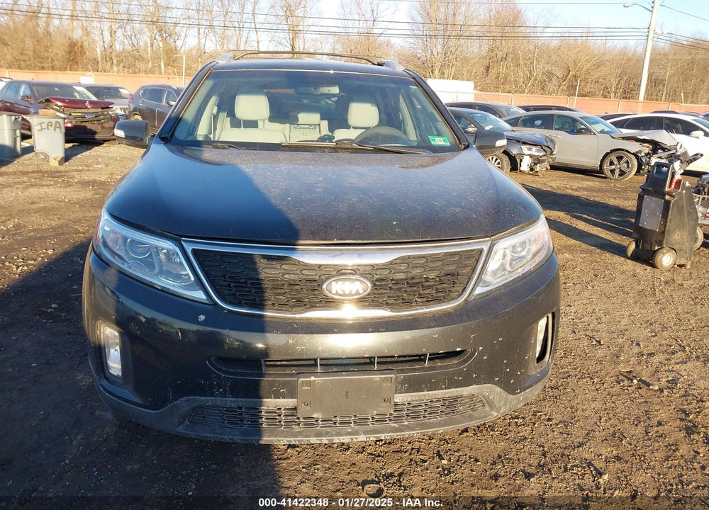 2014 KIA SORENTO LX VIN: 5XYKT4A61EG435444
