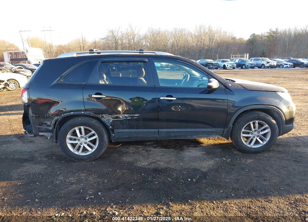 2014 KIA SORENTO LX VIN: 5XYKT4A61EG435444