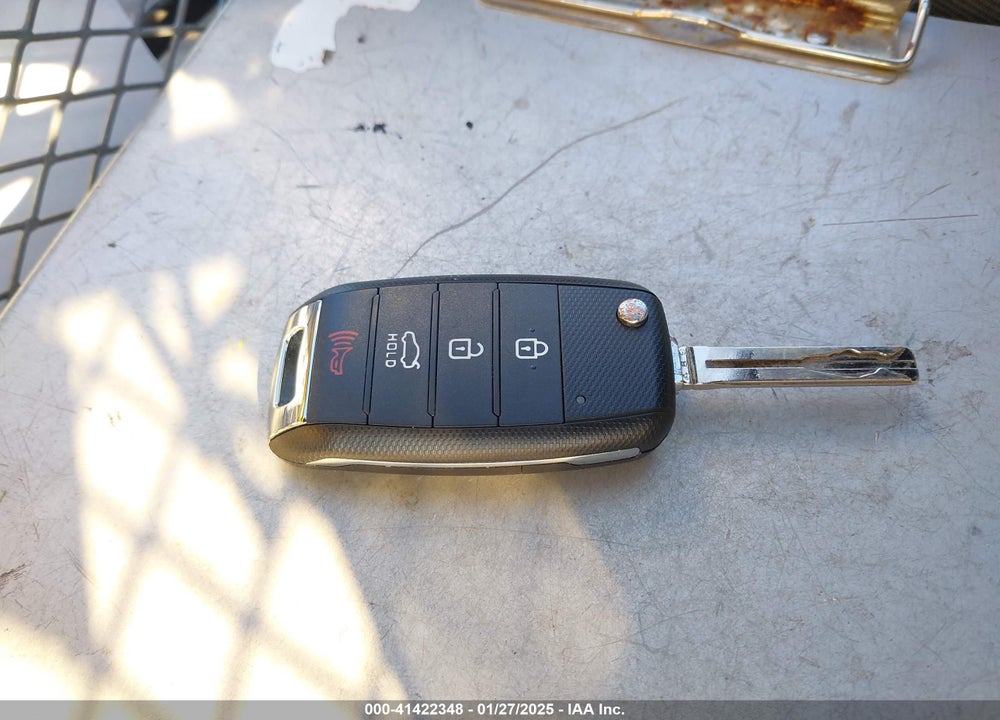 2014 KIA SORENTO LX VIN: 5XYKT4A61EG435444