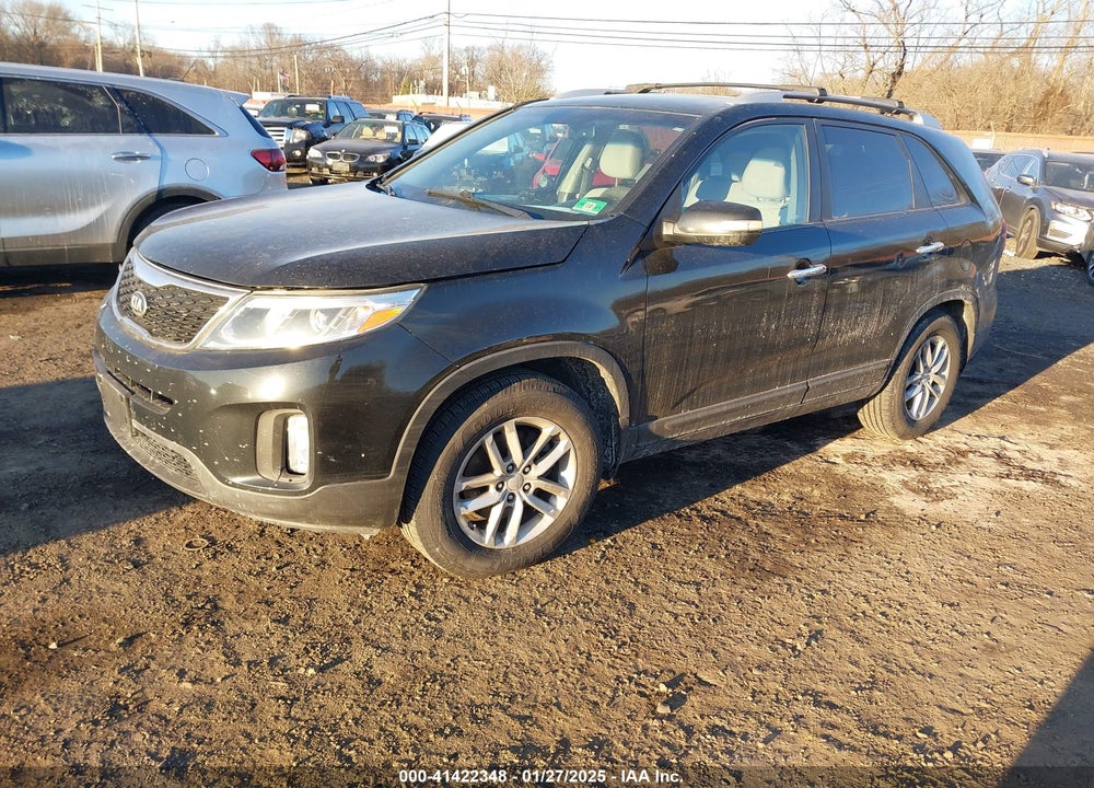 2014 KIA SORENTO LX VIN: 5XYKT4A61EG435444