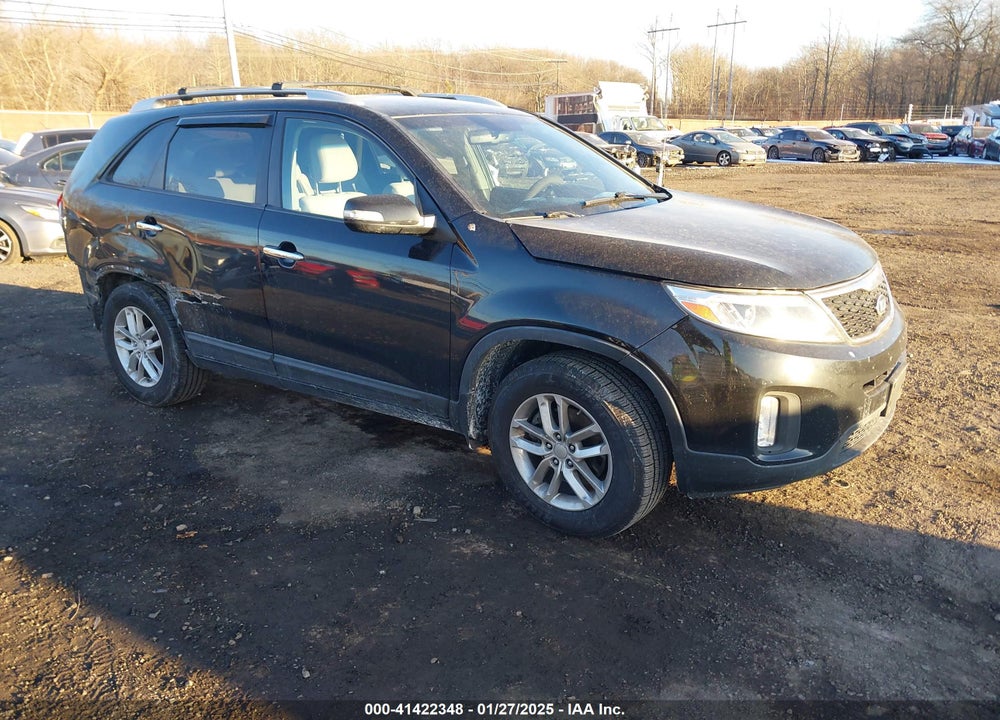2014 KIA SORENTO LX VIN: 5XYKT4A61EG435444