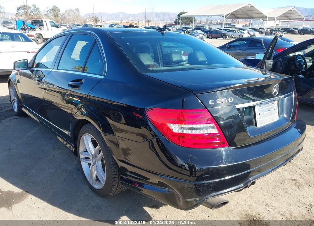 2014 MERCEDES-BENZ C 250 LUXURY/SPORT VIN: WDDGF4HB0ER317974