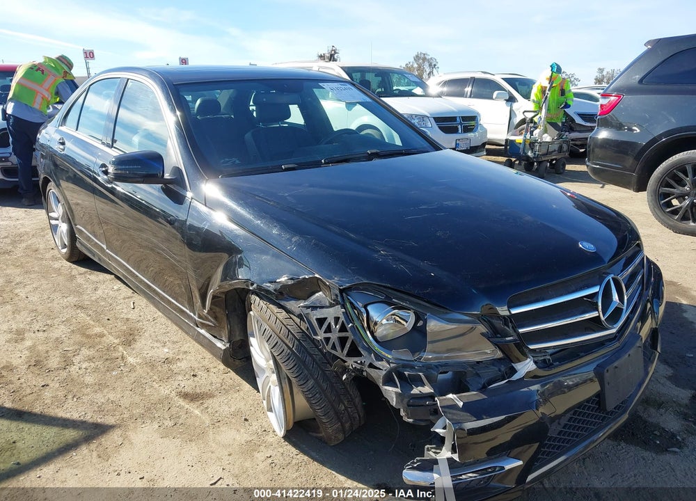 2014 MERCEDES-BENZ C 250 LUXURY/SPORT VIN: WDDGF4HB0ER317974