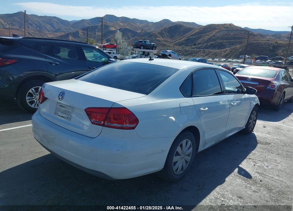 2012 VOLKSWAGEN PASSAT VIN: 1VWAP7A38CC069049