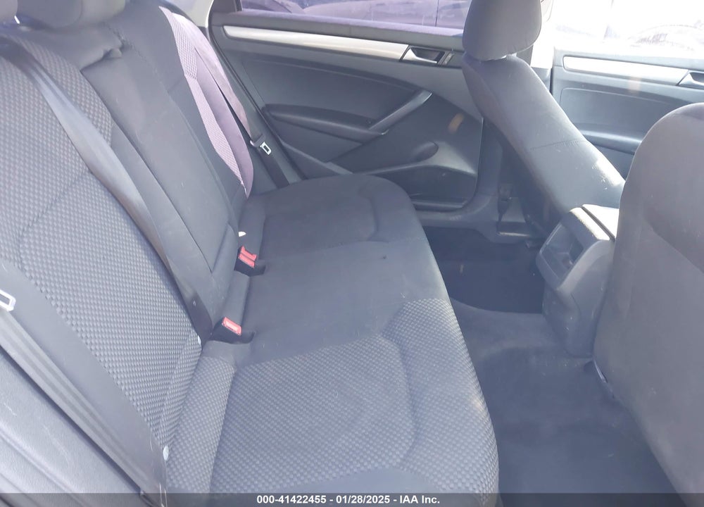 2012 VOLKSWAGEN PASSAT VIN: 1VWAP7A38CC069049
