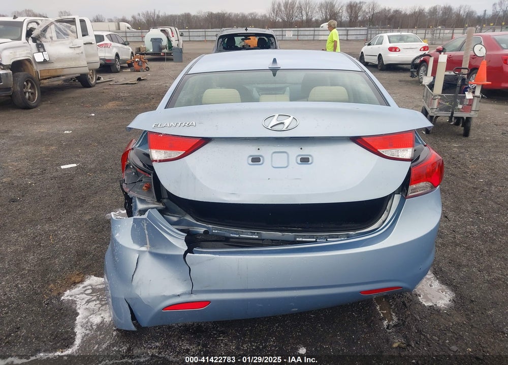 2013 HYUNDAI ELANTRA GLS VIN: KMHDH4AE8DU727487