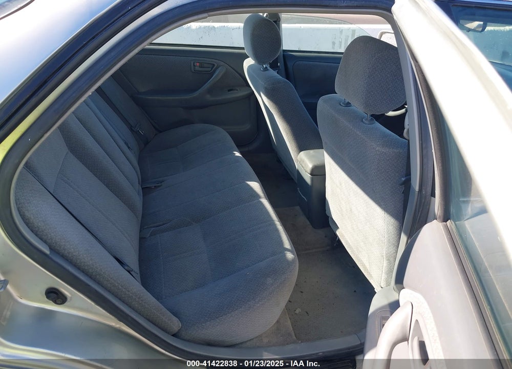 2001 TOYOTA CAMRY LE VIN: JT2BG28K510539956