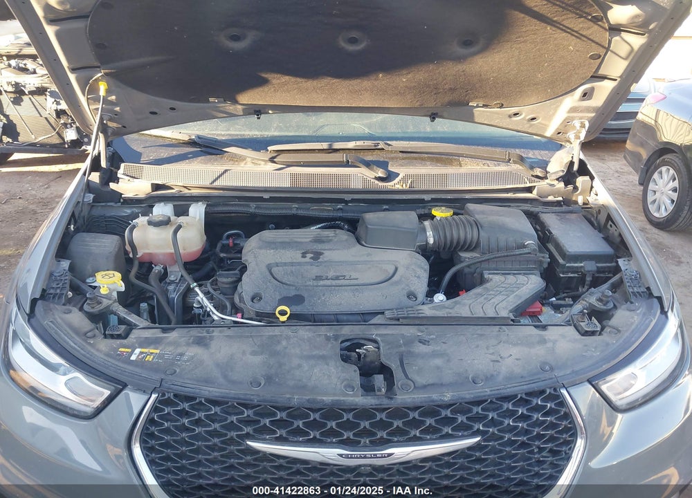 2022 CHRYSLER PACIFICA TOURING L VIN: 2C4RC1BG0NR233663