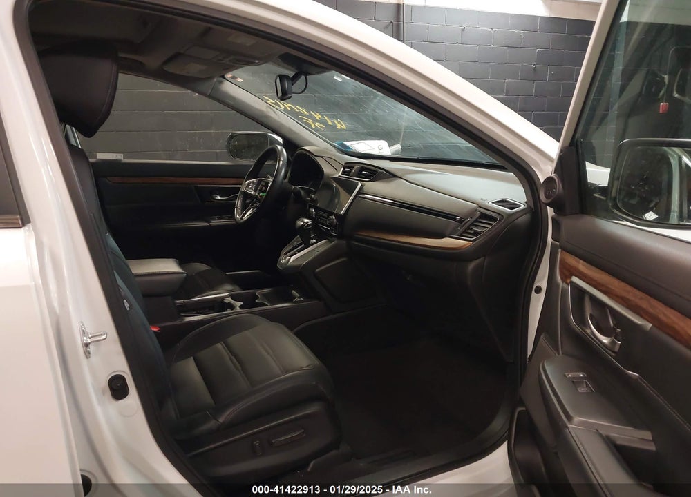 2019 HONDA CR-V TOURING VIN: JHLRW2H99KX013329