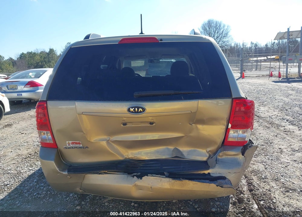 2011 KIA SEDONA LX VIN: KNDMG4C78B6403835