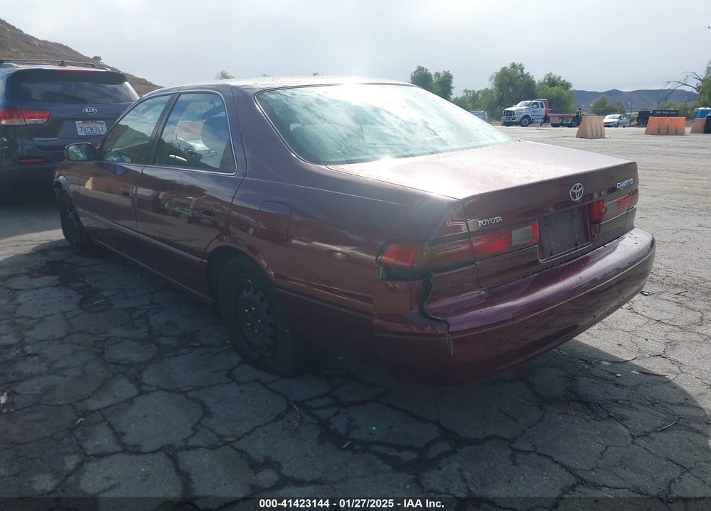 1998 TOYOTA CAMRY LE VIN: JT2BG28K0W0123966