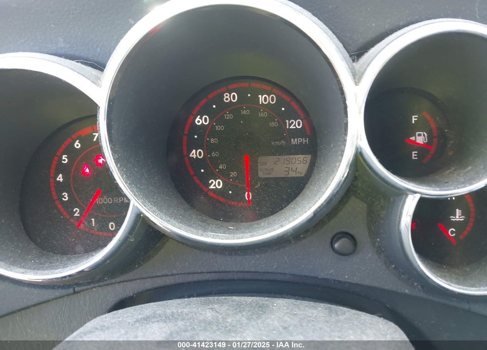 2005 TOYOTA MATRIX VIN: 2T1KR32E35C353080