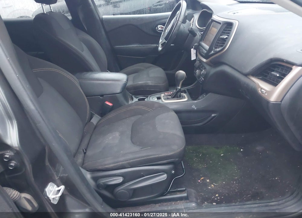 2016 JEEP CHEROKEE VIN: 1C4PJLCBXGW222059