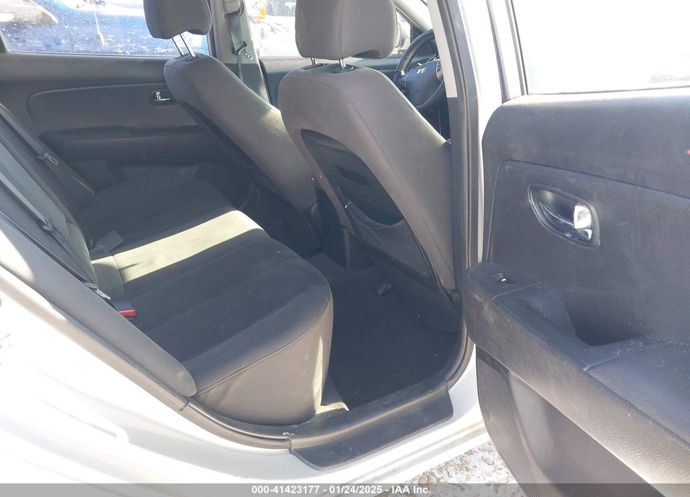 2010 HYUNDAI ELANTRA VIN: KMHDU4AD4AU212274