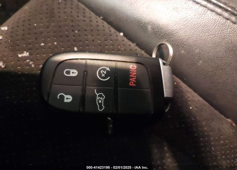 2015 JEEP GRAND CHEROKEE ALTITUDE VIN: 1C4RJFAG6FC111579
