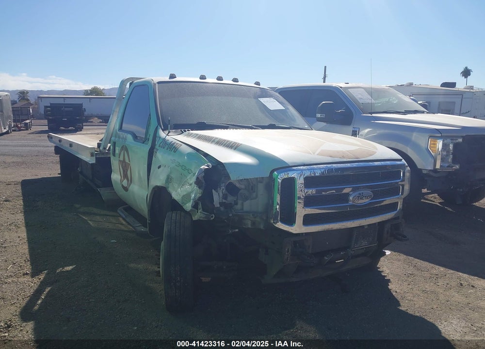 2005 FORD F-450 XL/XLT VIN: 1FDXF46P15EA39825
