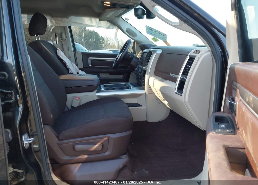 2016 RAM 1500 VIN: 1C6RR7TT9GS302016