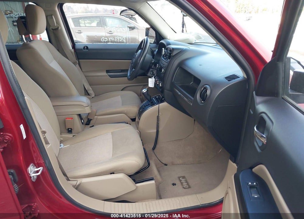 2014 JEEP PATRIOT LATITUDE VIN: 1C4NJRFBXED627661