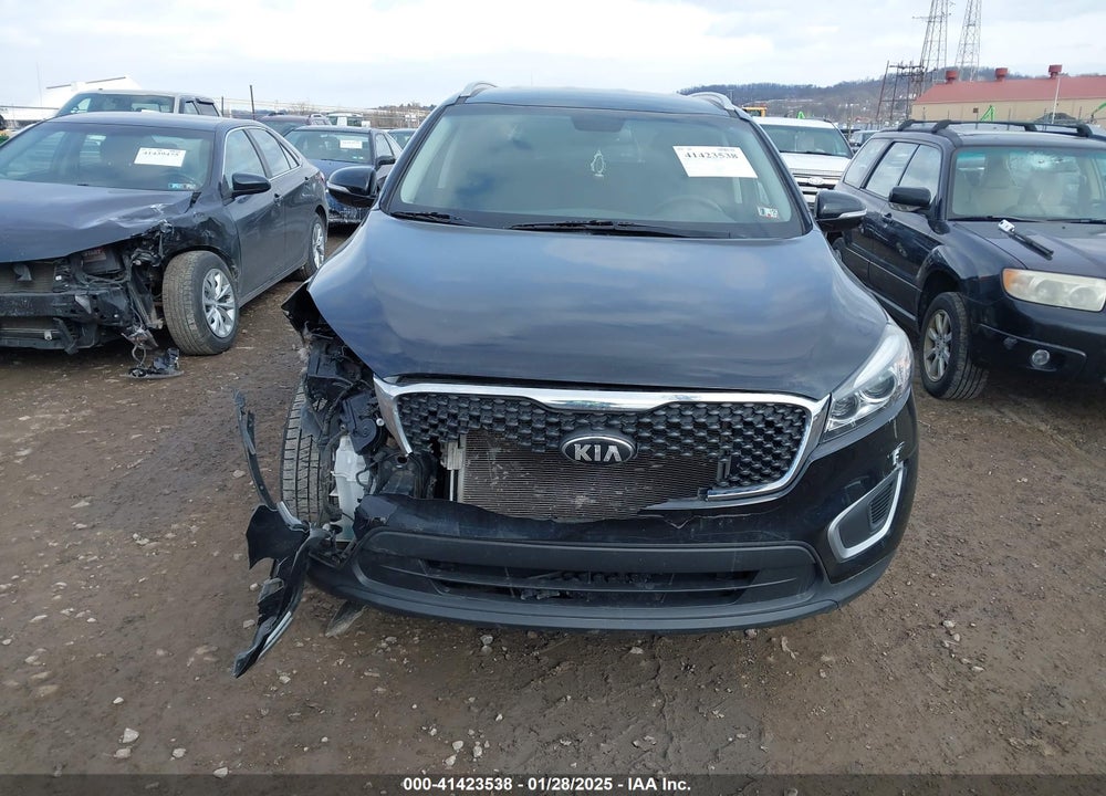 2018 KIA SORENTO 2.4L LX VIN: 5XYPGDA35JG364369