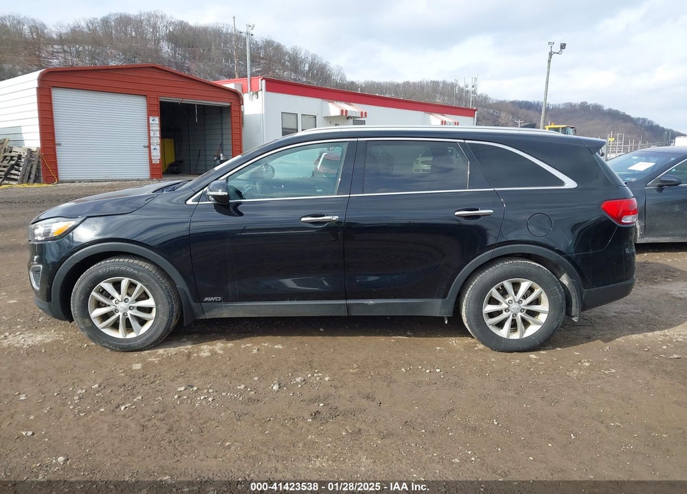2018 KIA SORENTO 2.4L LX VIN: 5XYPGDA35JG364369