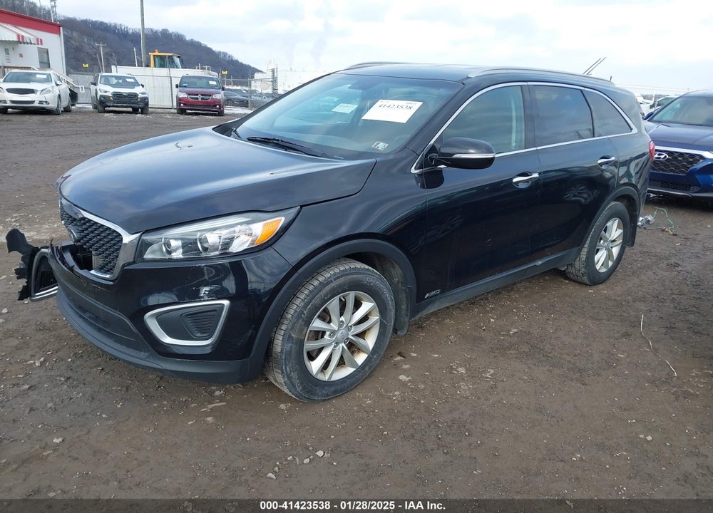 2018 KIA SORENTO 2.4L LX VIN: 5XYPGDA35JG364369