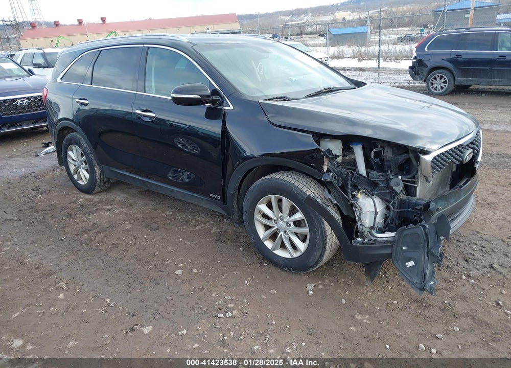 2018 KIA SORENTO 2.4L LX VIN: 5XYPGDA35JG364369