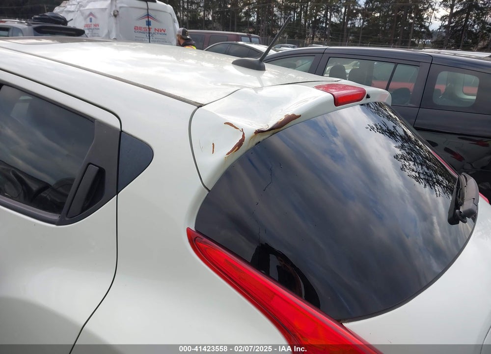 2011 NISSAN JUKE SV VIN: JN8AF5MV6BT027098