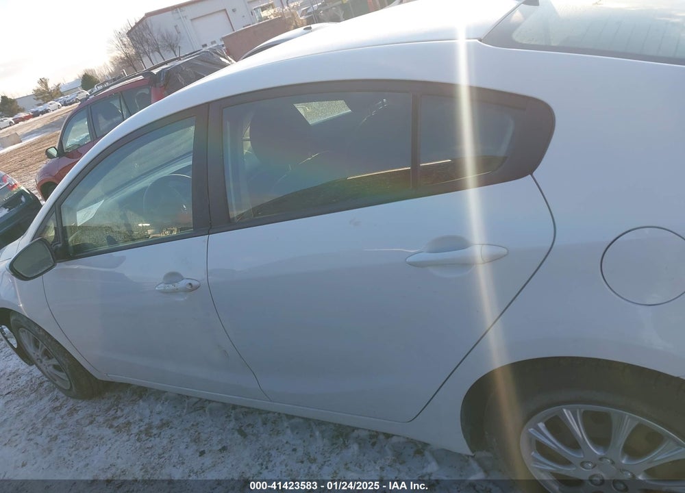 2017 KIA FORTE LX VIN: 3KPFK4A72HE022303