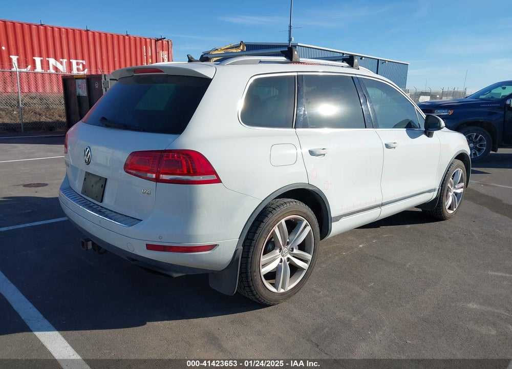 2014 VOLKSWAGEN TOUAREG 3.6L EXECUTIVE VIN: WVGEF9BP1ED009546