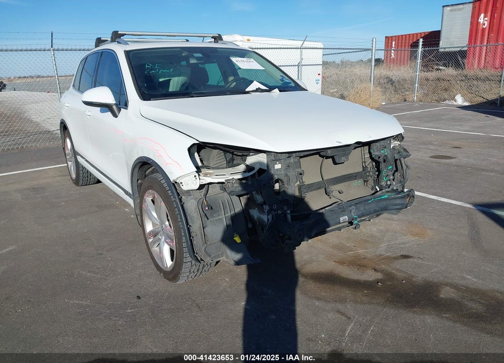 2014 VOLKSWAGEN TOUAREG 3.6L EXECUTIVE VIN: WVGEF9BP1ED009546