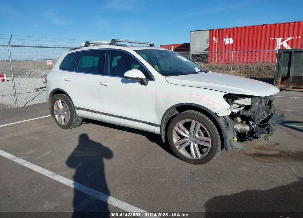 2014 VOLKSWAGEN TOUAREG 3.6L EXECUTIVE VIN: WVGEF9BP1ED009546