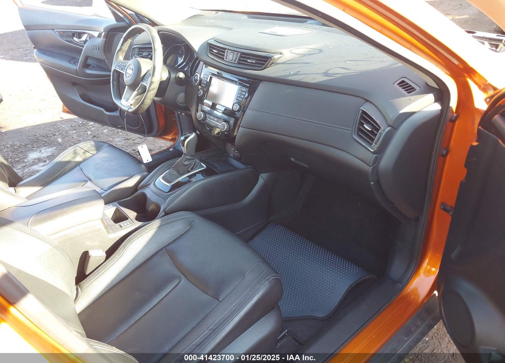 2017 NISSAN ROGUE VIN: JN8AT2MV2HW014699