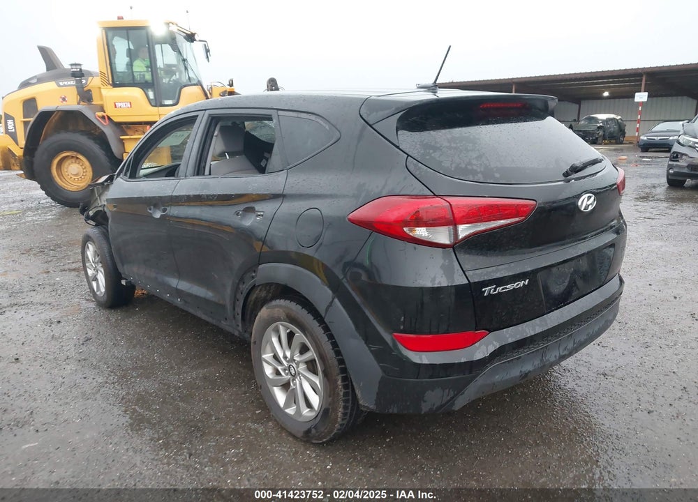 2017 HYUNDAI TUCSON SE VIN: KM8J23A44HU331441