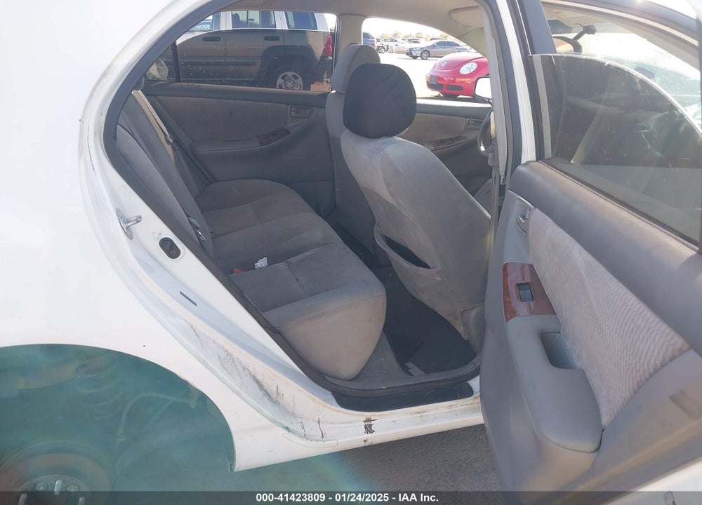 2005 TOYOTA COROLLA LE VIN: 2T1BR32E85C558281