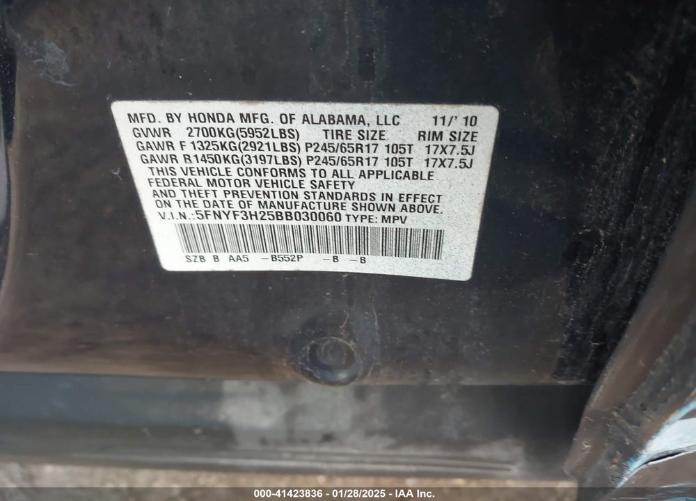 2011 HONDA PILOT LX VIN: 5FNYF3H25BB030060
