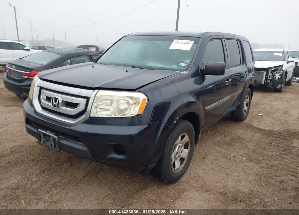2011 HONDA PILOT LX VIN: 5FNYF3H25BB030060