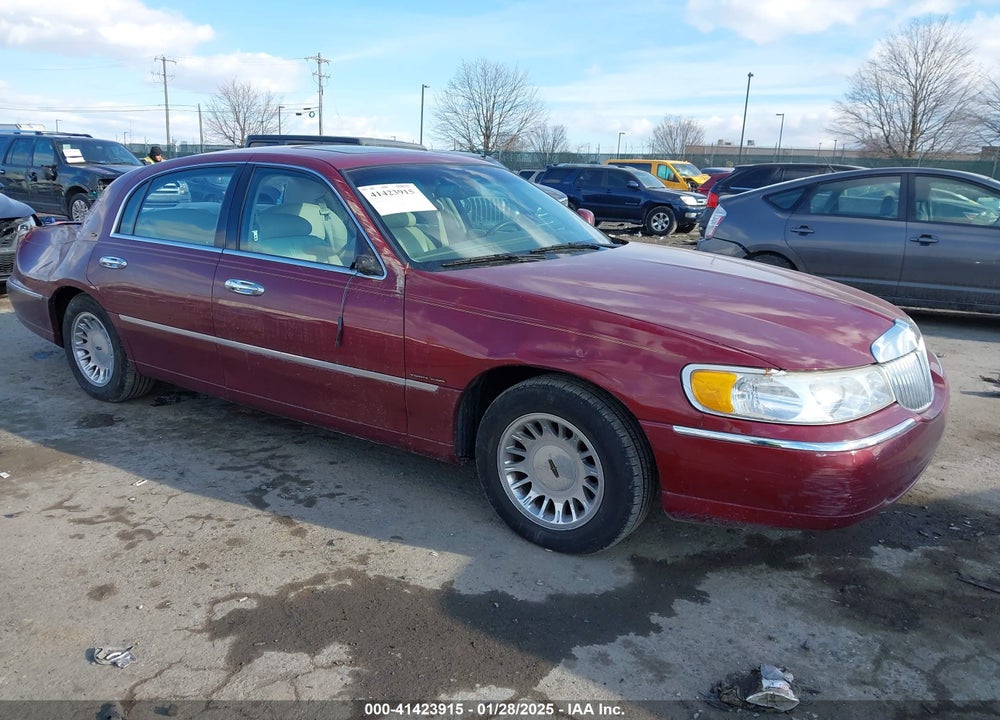 1999 LINCOLN TOWN CAR CARTIER VIN: 1LNFM83W9XY601427