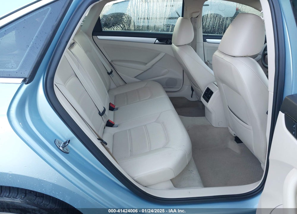 2013 VOLKSWAGEN PASSAT VIN: 1VWBP7A31DC116105