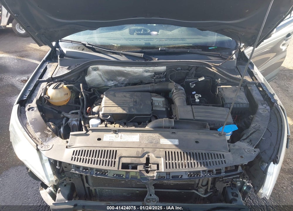 2011 VOLKSWAGEN TIGUAN SE VIN: WVGAV7AX6BW551586