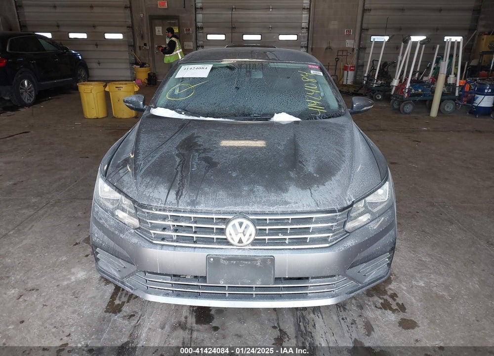 2017 VOLKSWAGEN PASSAT VIN: 1VWDT7A39HC043642
