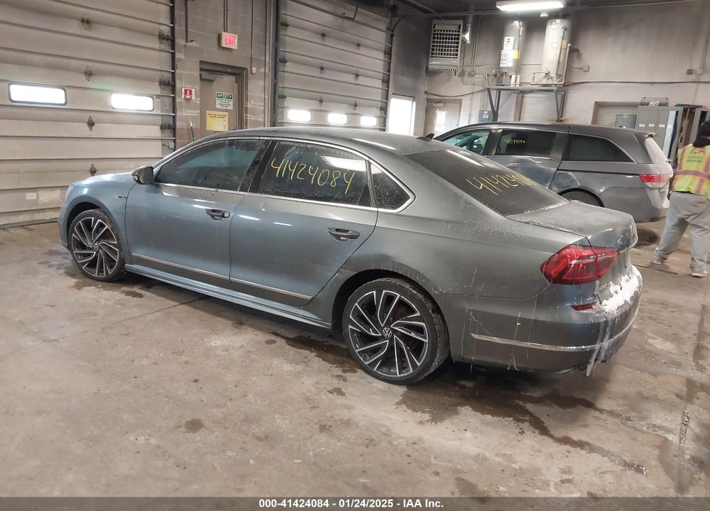 2017 VOLKSWAGEN PASSAT VIN: 1VWDT7A39HC043642